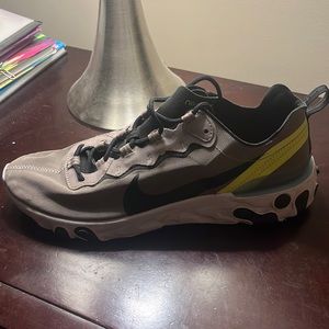 Nike react size 10.5 shoes
